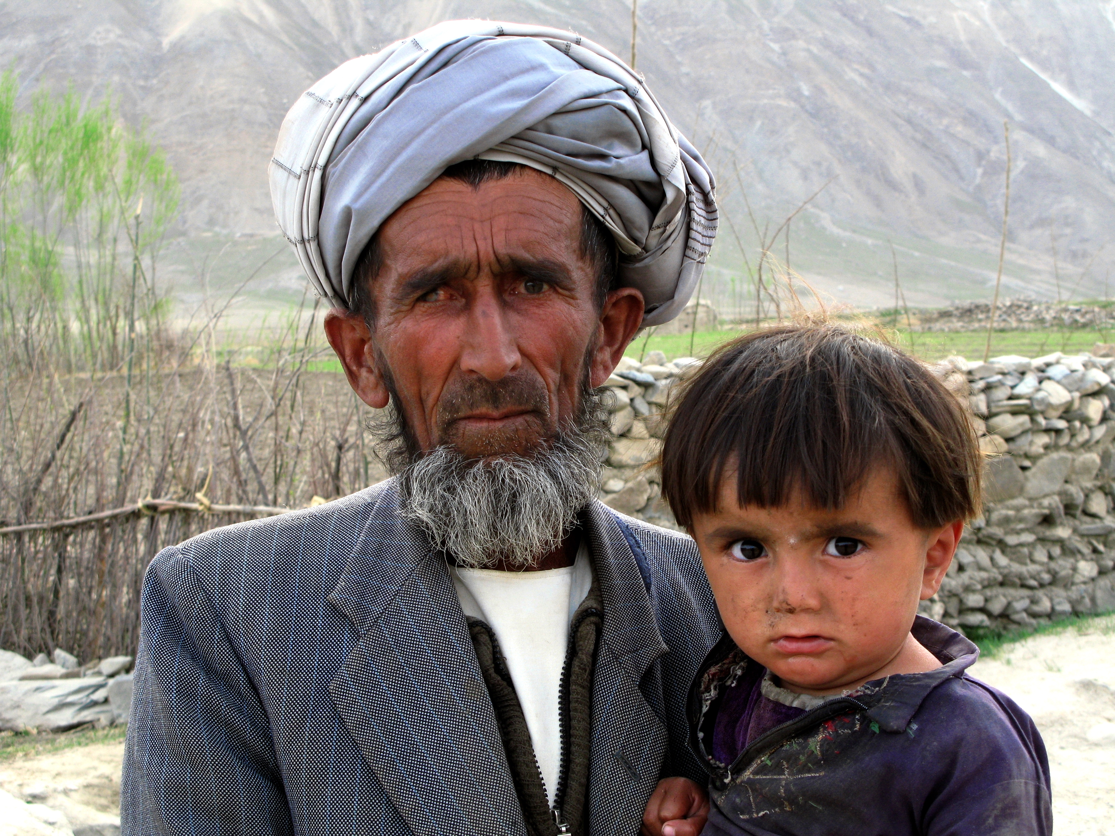 Far och son, Badakhshan, foto Bo Lambert