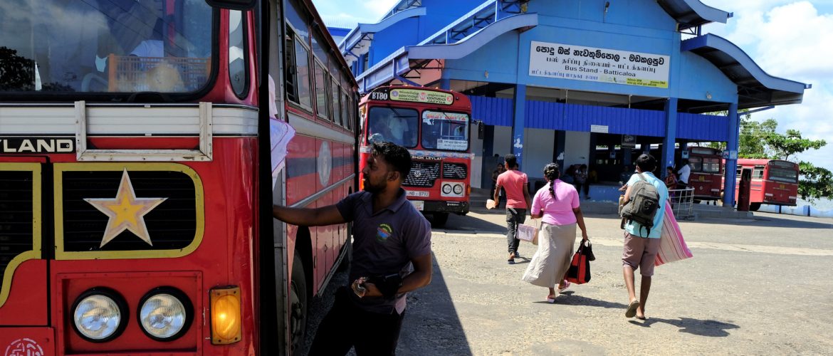 Slutdestinationen, busstationen i Batticaloa. Foto: Johan Mikaelsson.