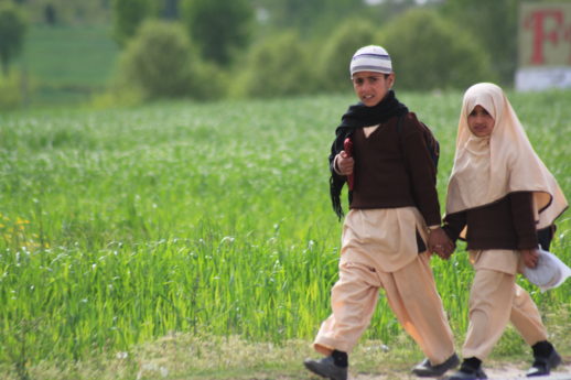 Skolbarn i Pakistan. Foto Adeel Anwer