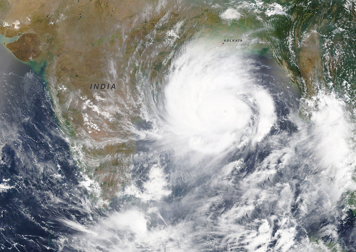 Cyklonen Amphan drar fram i Sydasien