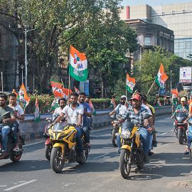 TMC-medlemmar på motorcyklar
