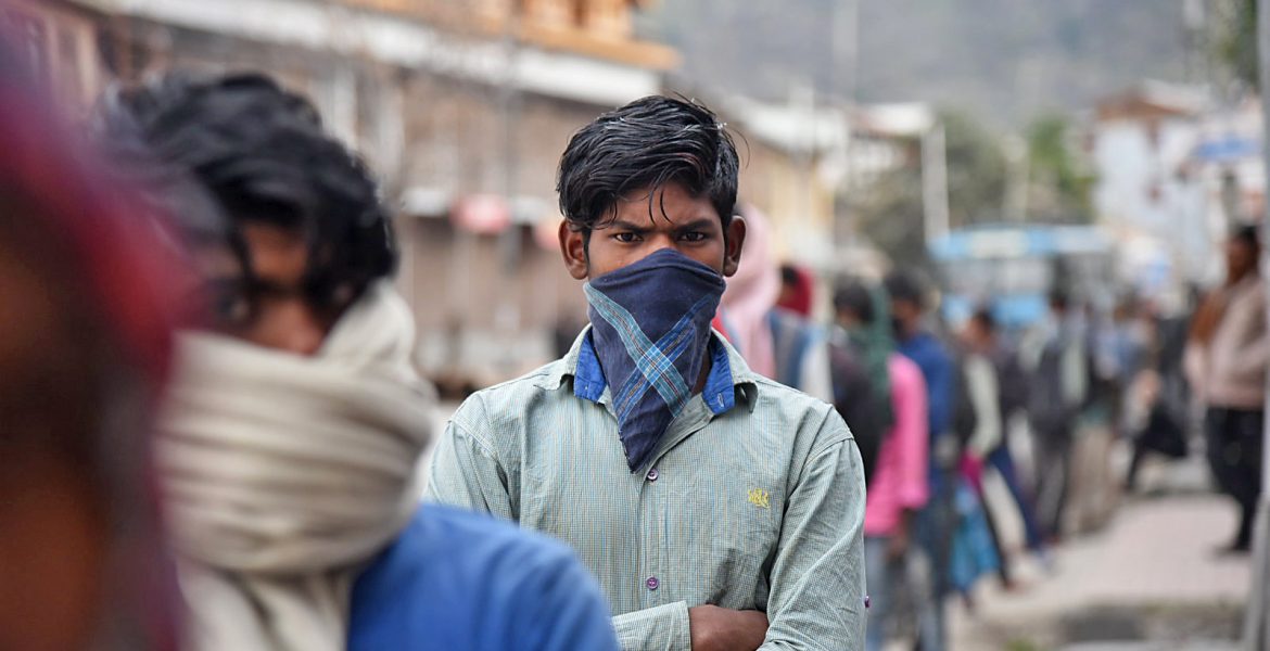 Migrantarbetare i Kashmir behöver ge sig hem