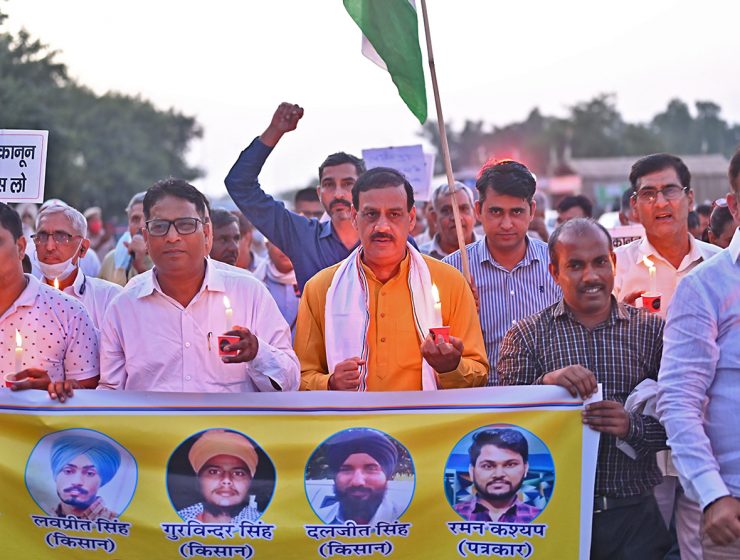 Ljusvandring för att hedra de dödade bönderna i Uttar PRadesh