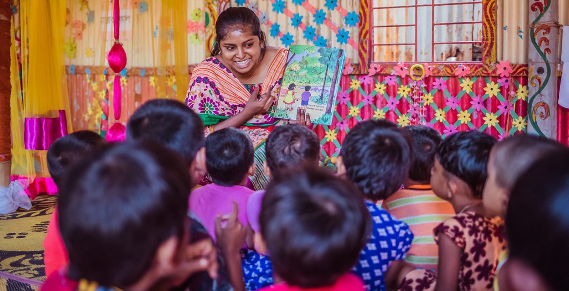 Lekledare i Play Lab i Bangladesh