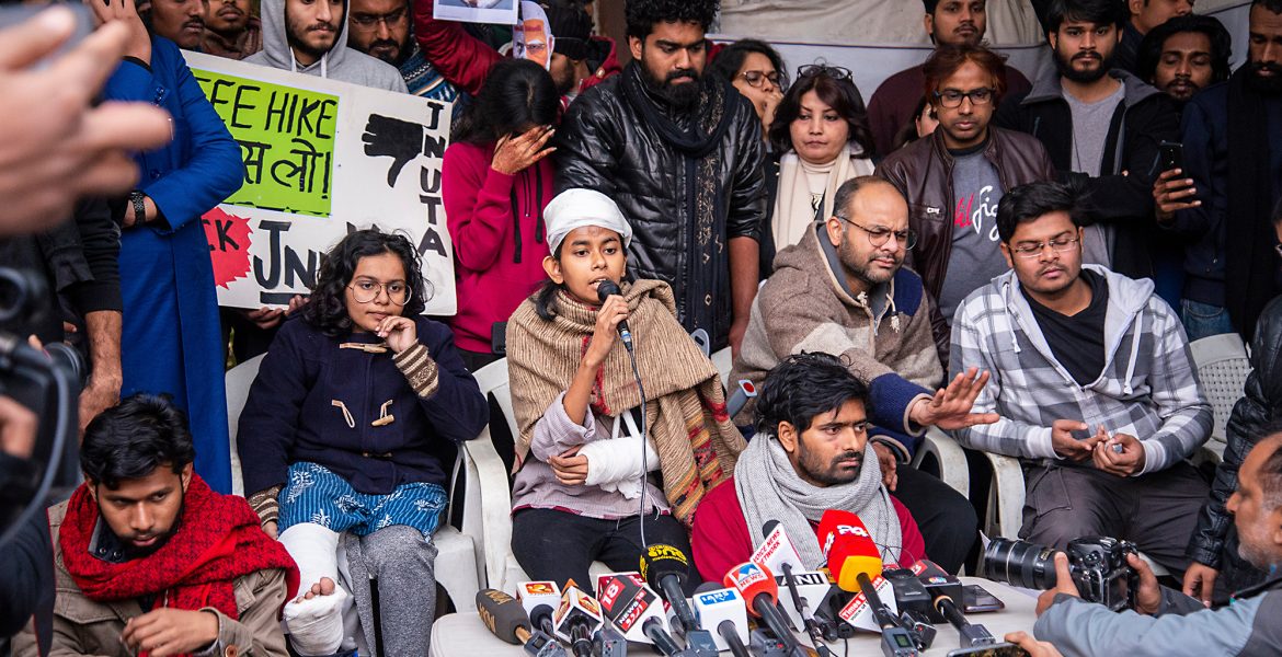 Presskonferens 2020 vid universitetet i Delhi