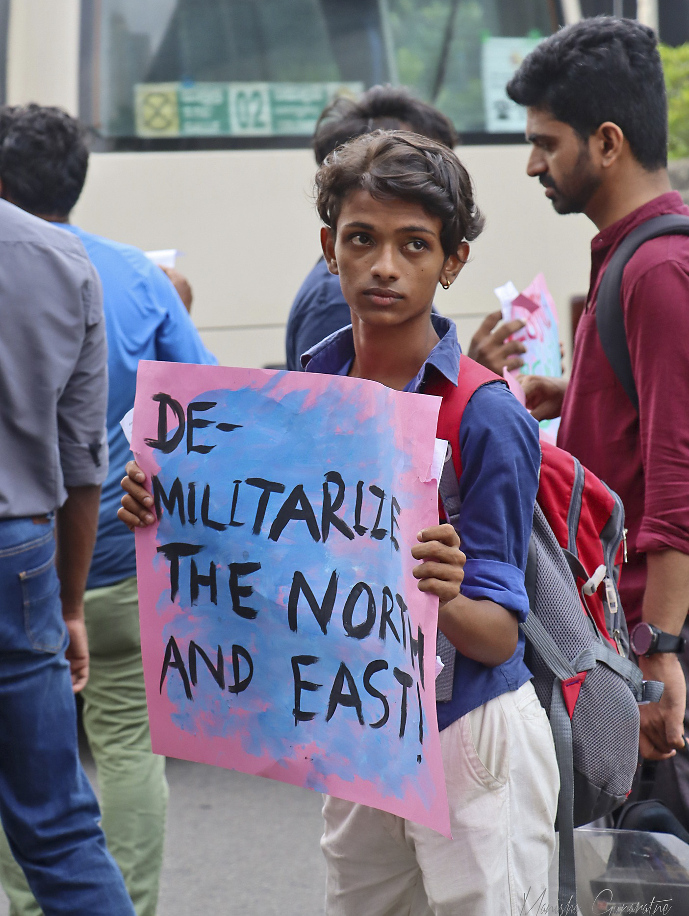 Deltagare i Freedom Pride Parade i Colombo i juni 2023. Tillfälle att även ta upp sådant som rör andra rättighetsfrågor på ön.