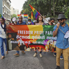 Deltagare i Freedom Pride Parade i Colombo i juni 2023.