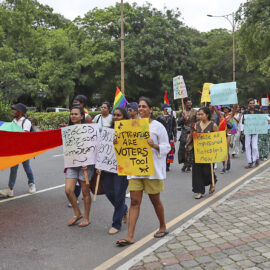 Deltagare i Freedom Pride Parade i Colombo i juni 2023.