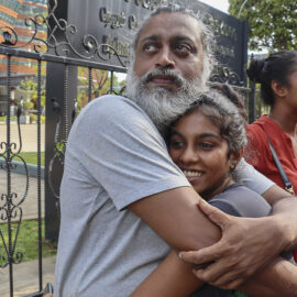 Deltagare i Freedom Pride Parade i Colombo i juni 2023.
