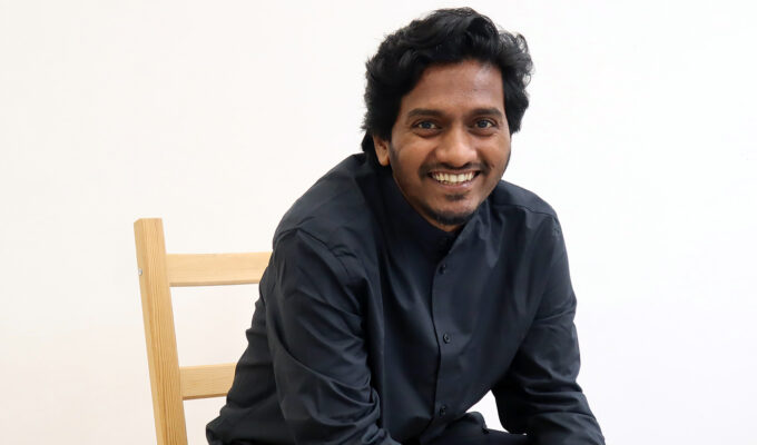 Konstnären Amol K. Patil från Indien har vistats i Göteborg för att skapa ny konst.