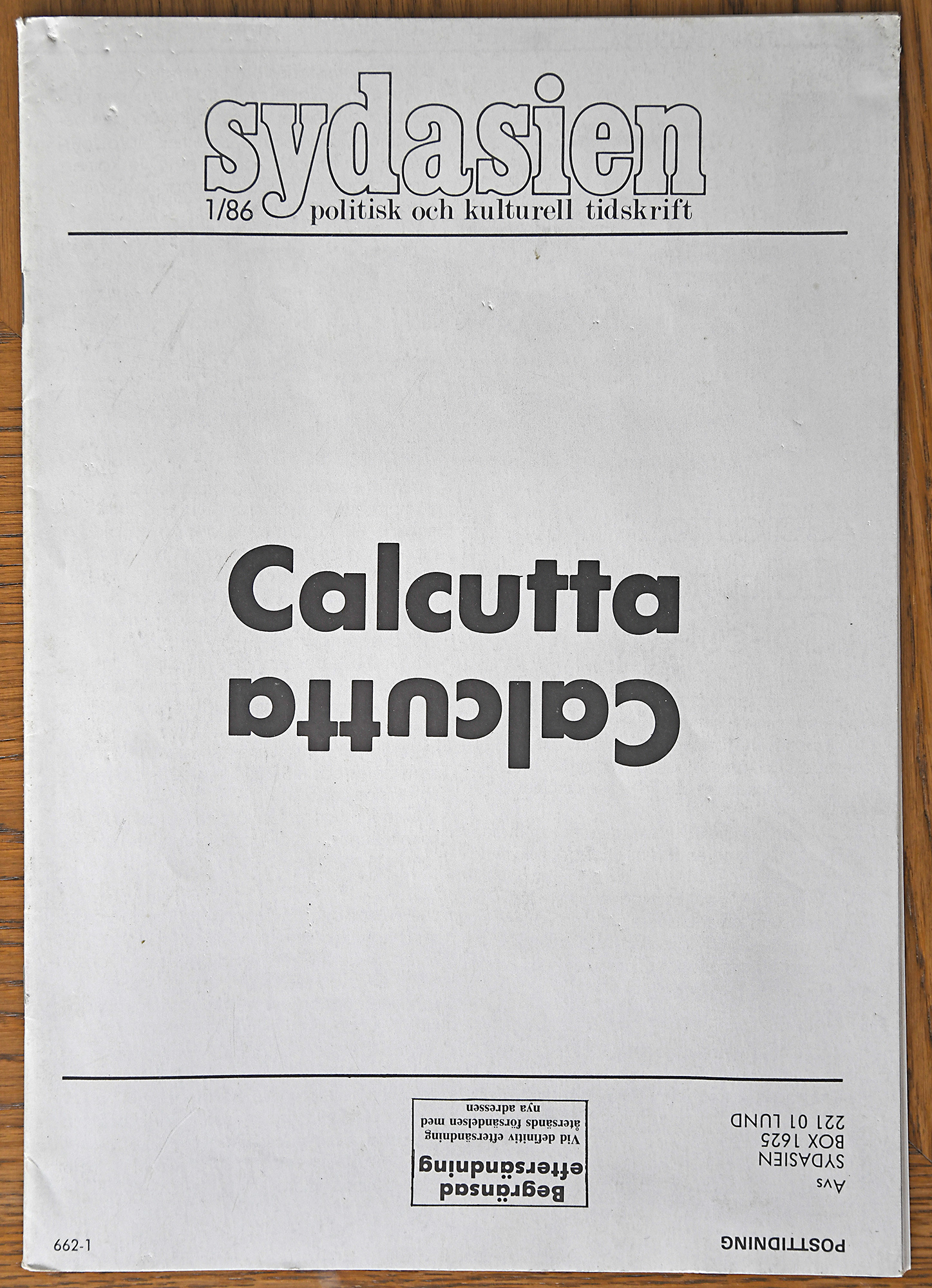 Kreativt tänkande i layouten: materialet om Calcutta lästes med början från andra baksidan, som alltså blev framsida för Calcutta-temat.