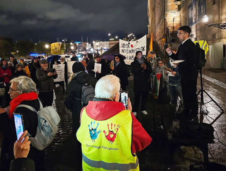 Demonstration vid Mynttorget i Stockholm den 28 oktober 2025.