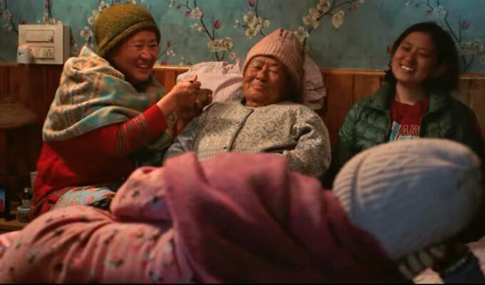 Scen ur filmen Shape of Momo.