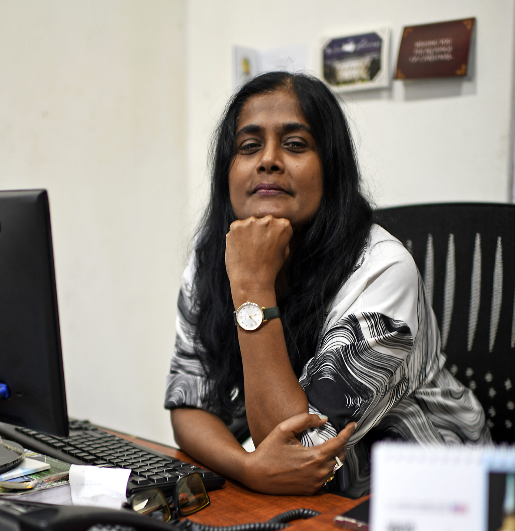 Sulochana Ramiah Mohan håller modet uppe. Hon vet att hon agerat riktigt och efter yrkets principer och vill står upp för sina och journalistkollegornas rättigheter. 