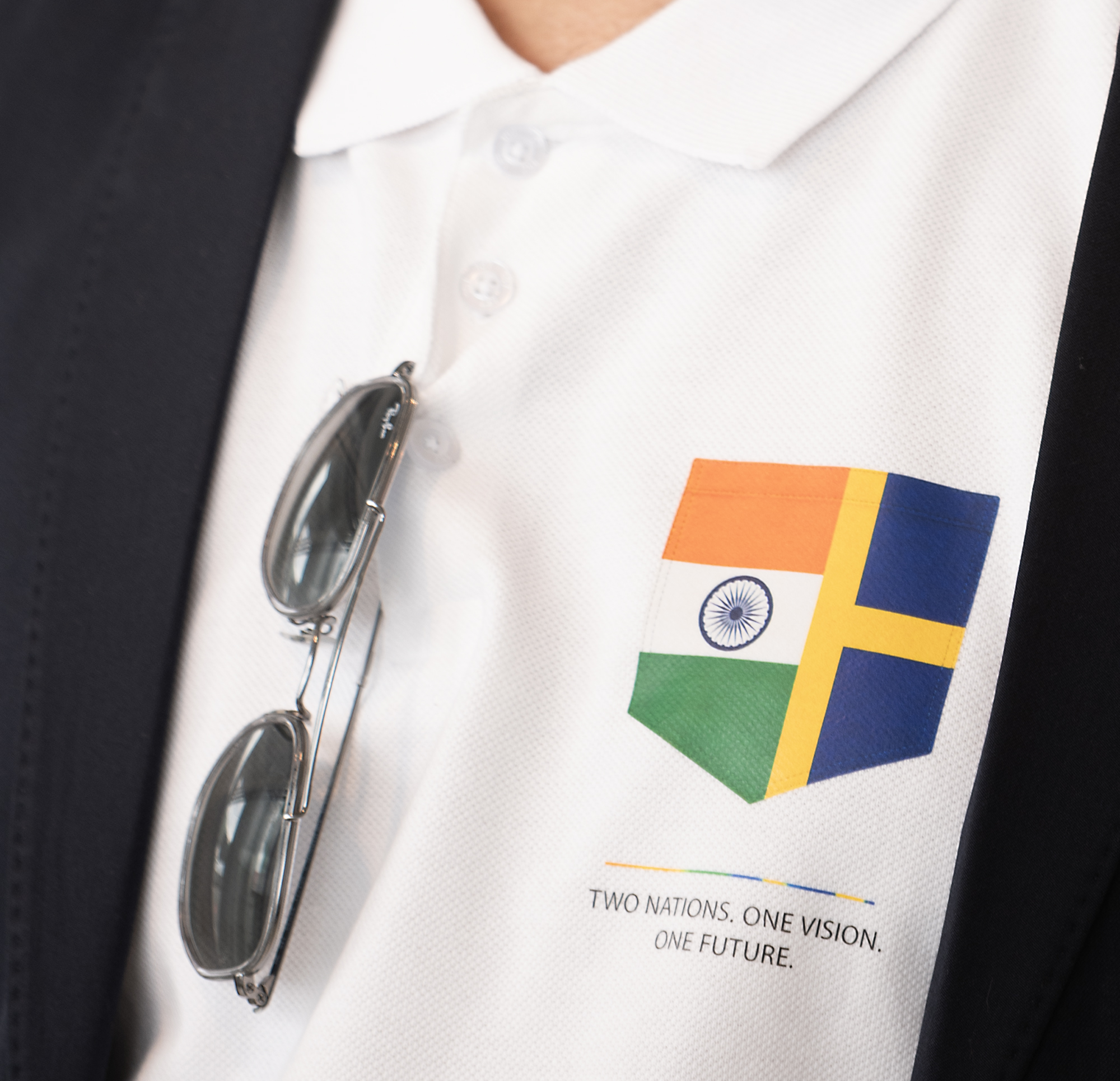 Specialtryckt tröja med anledning av Modis Sverigebesök 2026.