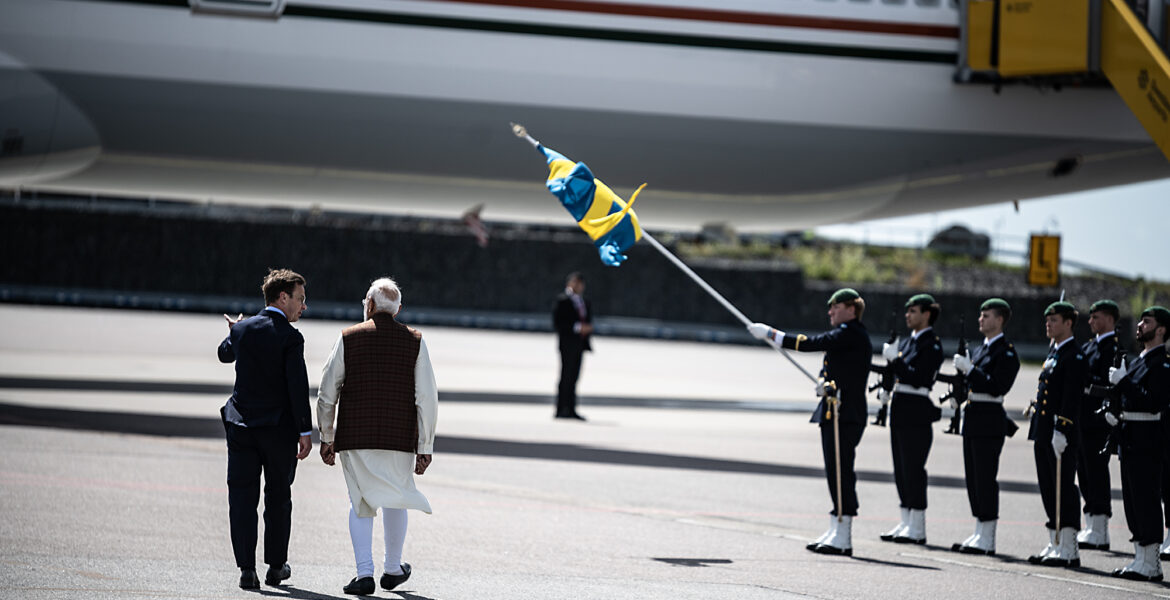 Narendra Modi har tagit mark på Landvetters flygplats utanför Göteborg.