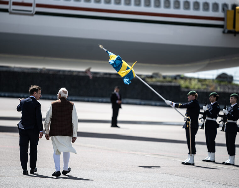 Narendra Modi har tagit mark på Landvetters flygplats utanför Göteborg.